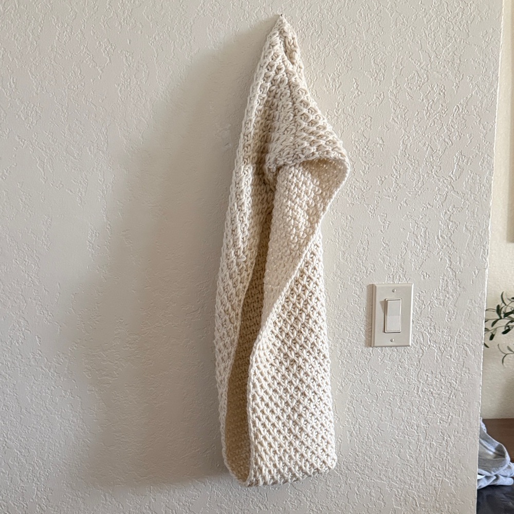 Old Navy Chunky Cream Knit Infinity Scarf